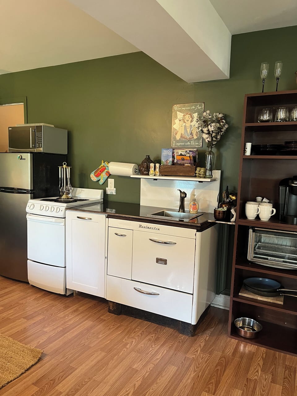 Full kitchen 