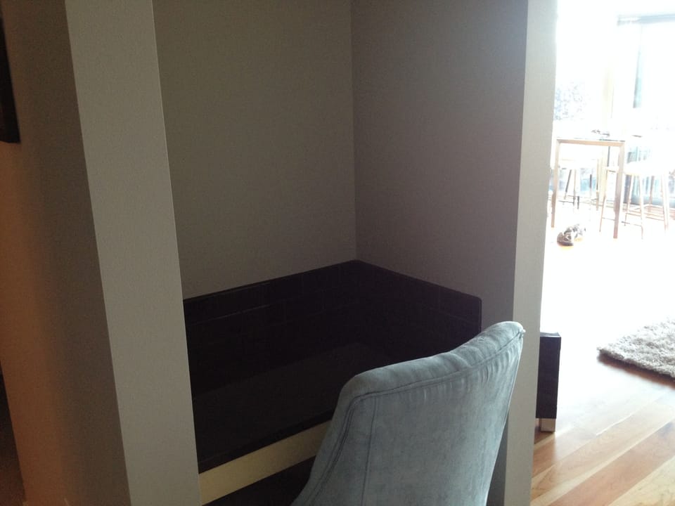 Built-in desk, high-speed wireless internet.
