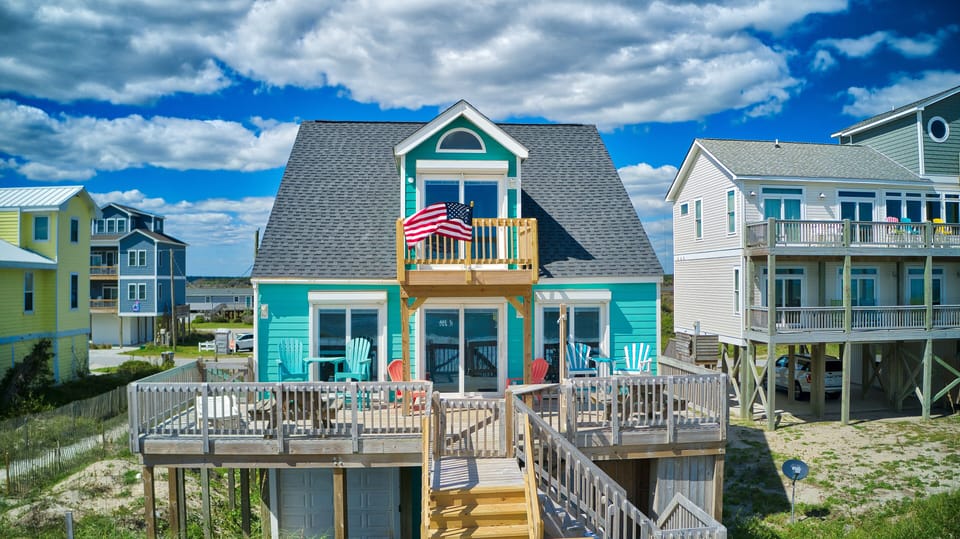 Ocean View, Great Beach Access with expanded deck open and enclosed shower