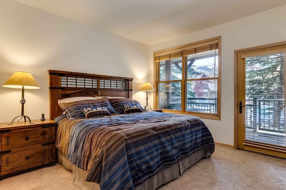 Master Bedroom #1
King Bed