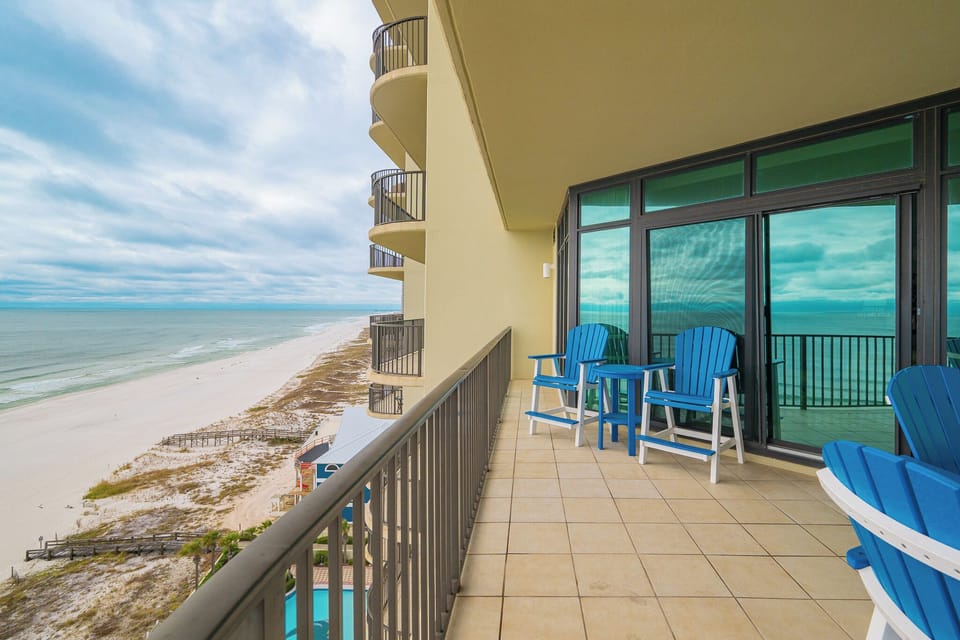 Experience seemingly endless coastline views of the horizon as waves lap the shore and the sun glistens over the water