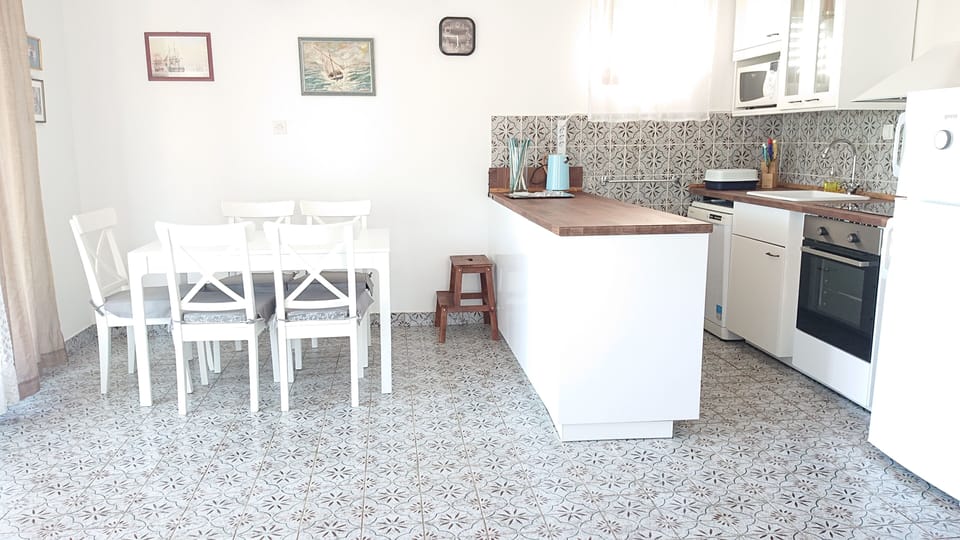 Kitchen and dining area