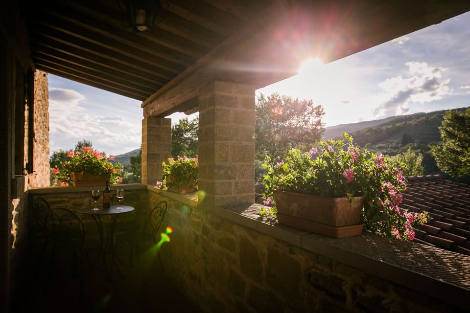 Sky, Property, Light, House, Sunlight, Morning, Home, Tree, Building, Architecture