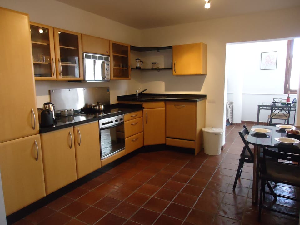Kitchen with breakfast table.