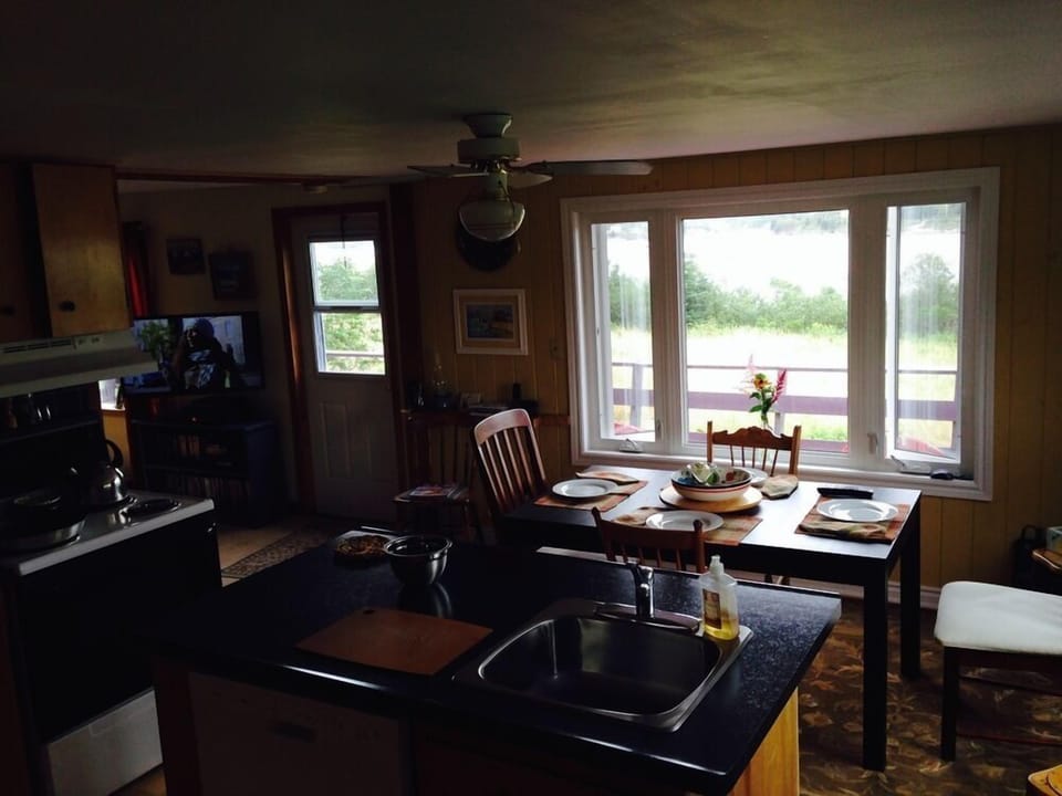 Diningroom window view