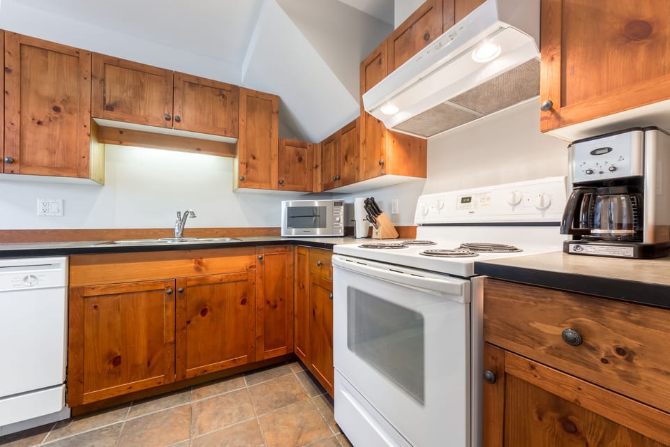 Fully Equipped and bright kitchen