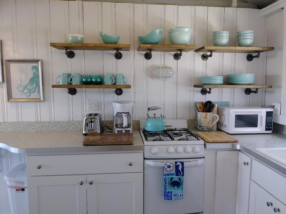 Well equipped kitchen