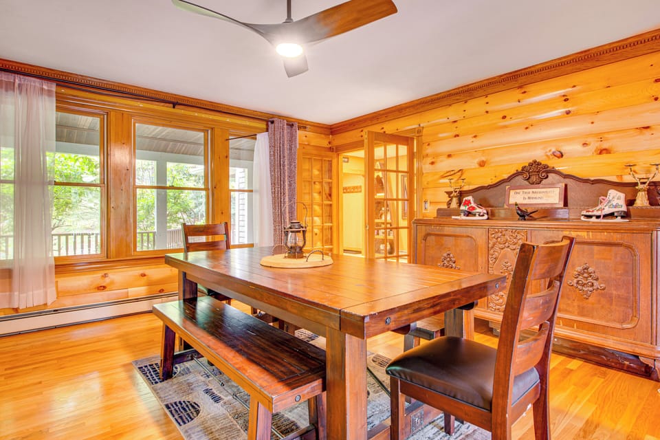 Dining Area | Main Level