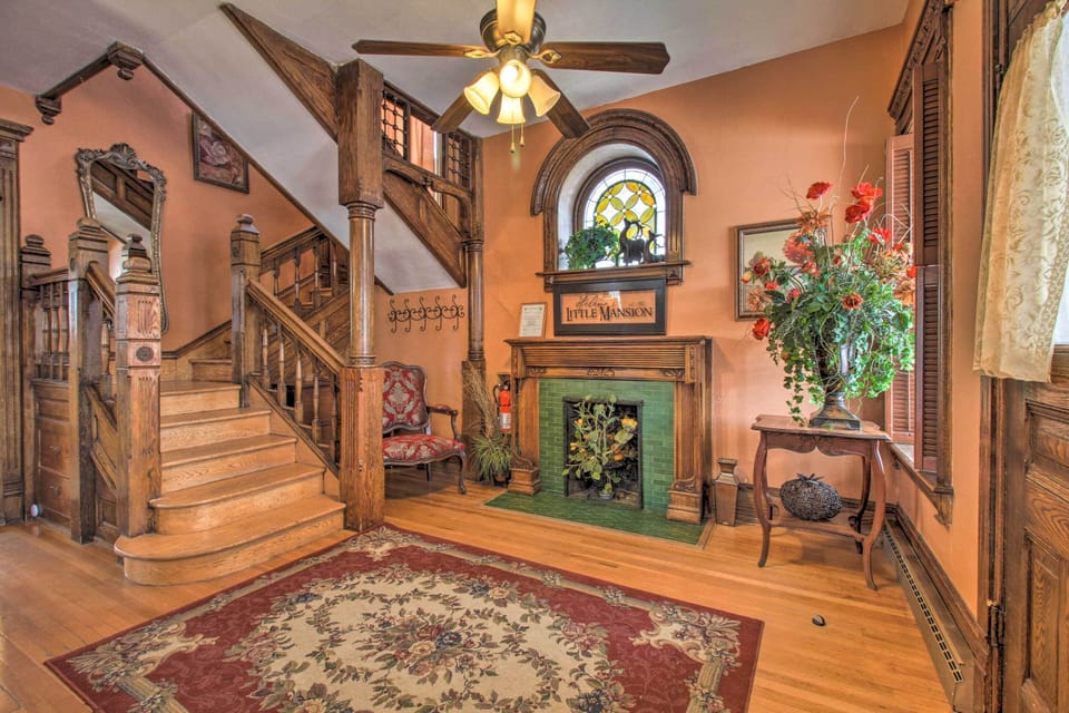 Helena Vaction Rental | 5BR | 2BA | 3,300 Sq Ft | Steps Required