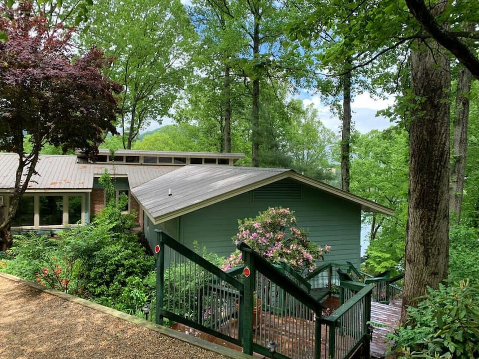 Lone Star Retreat