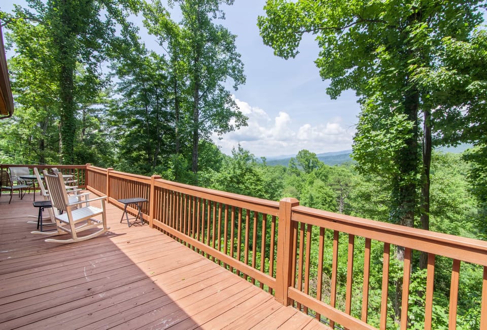 Welcome to Misty Mountain Cabin!