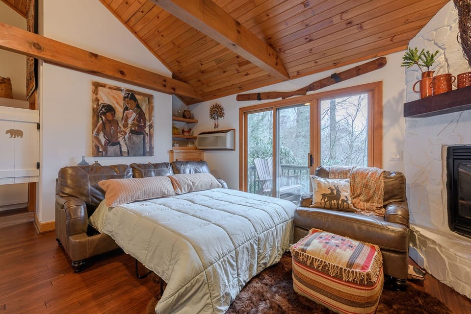 Queen Sleeper Sofa in Living Area