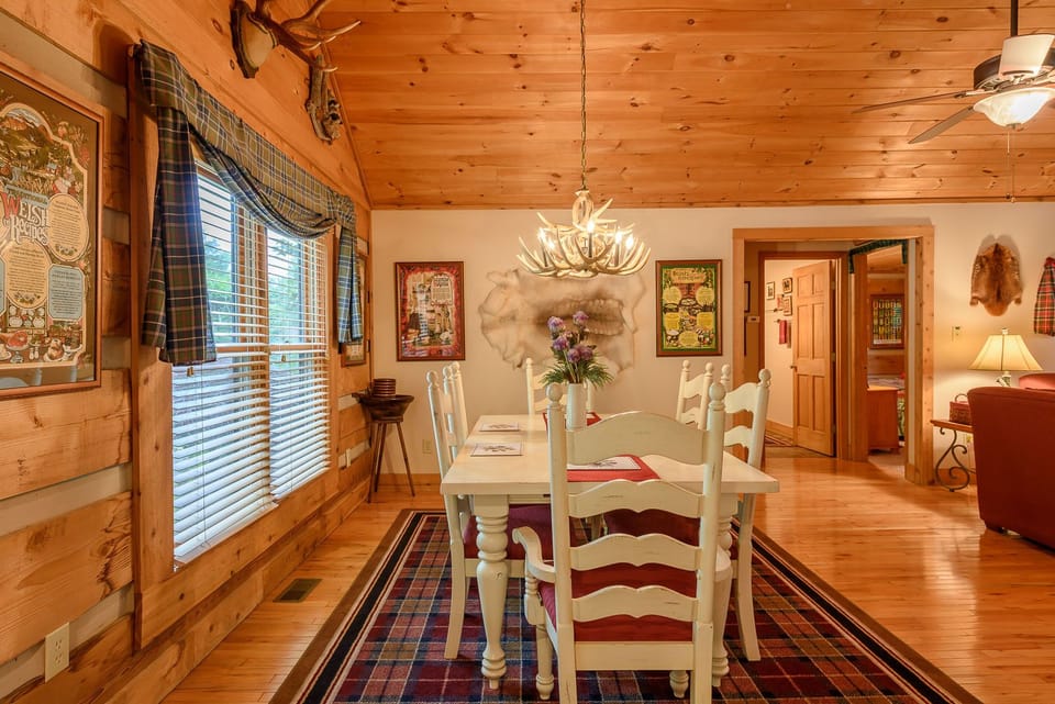 Celtic Cabin Dining