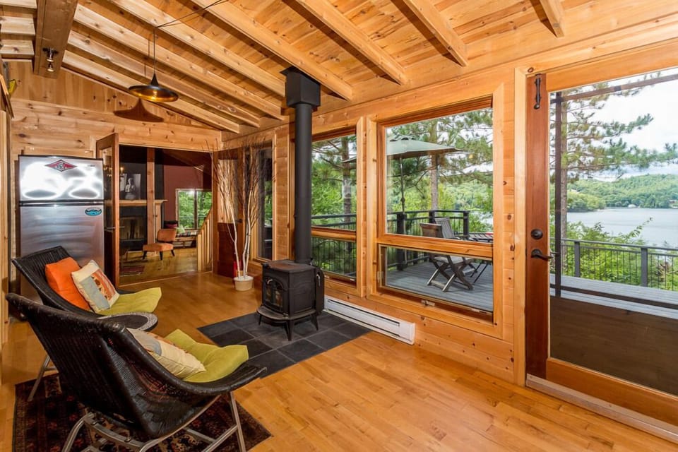Bar and Muskoka room