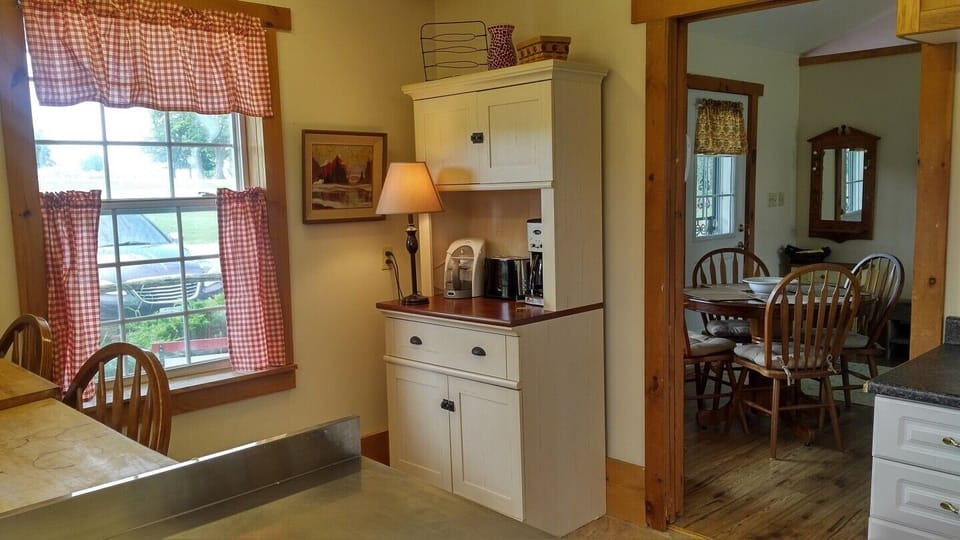 Kitchen / tea bar