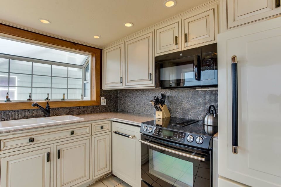 Well equipped kitchen is a great place to cook memorable meals.