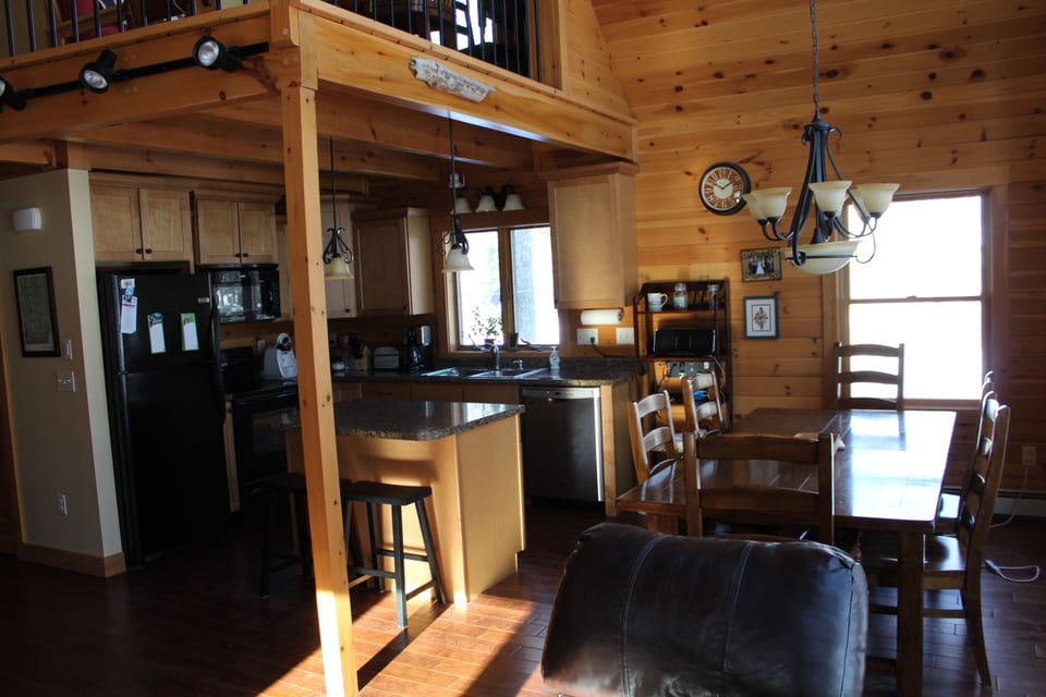 Kitchen & dining