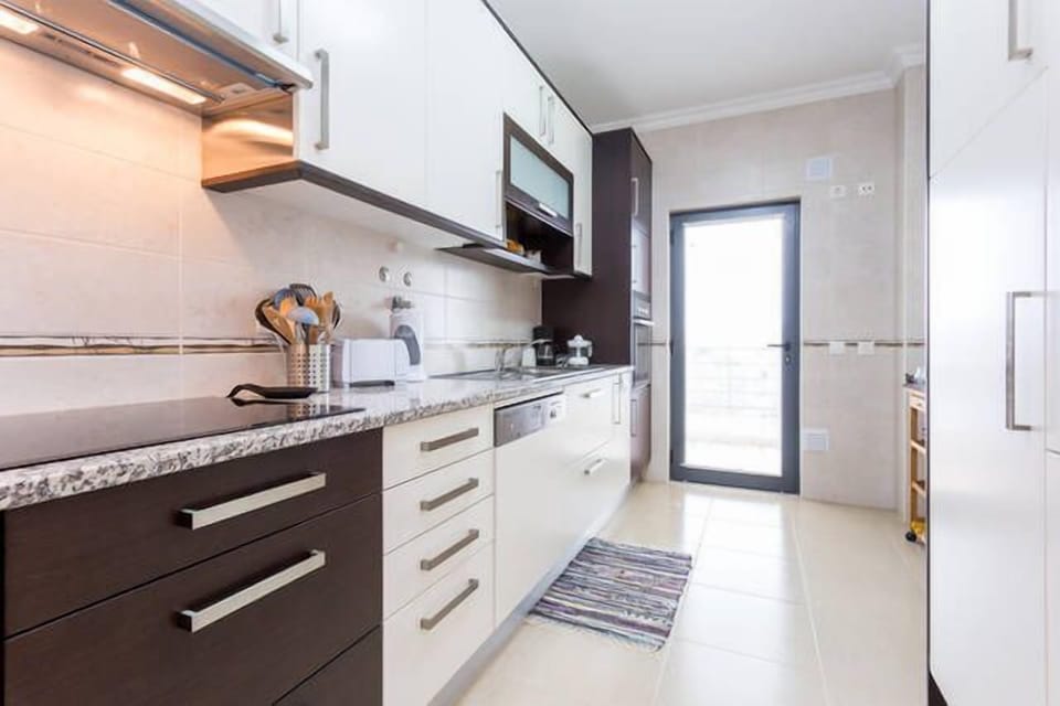Well fitted kitchen with all modern appliances and gadgets