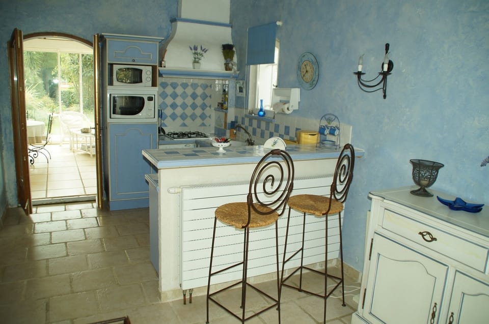 AMERICAN KITCHEN