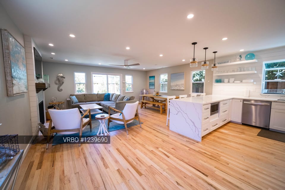 Refreshed, open and bright great room. 