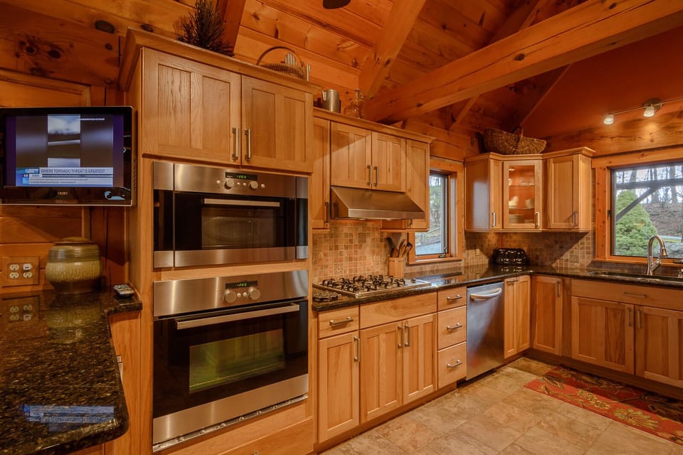 Expansive Kitchen