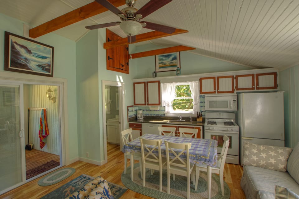 Guest House, Dining and Kitchen