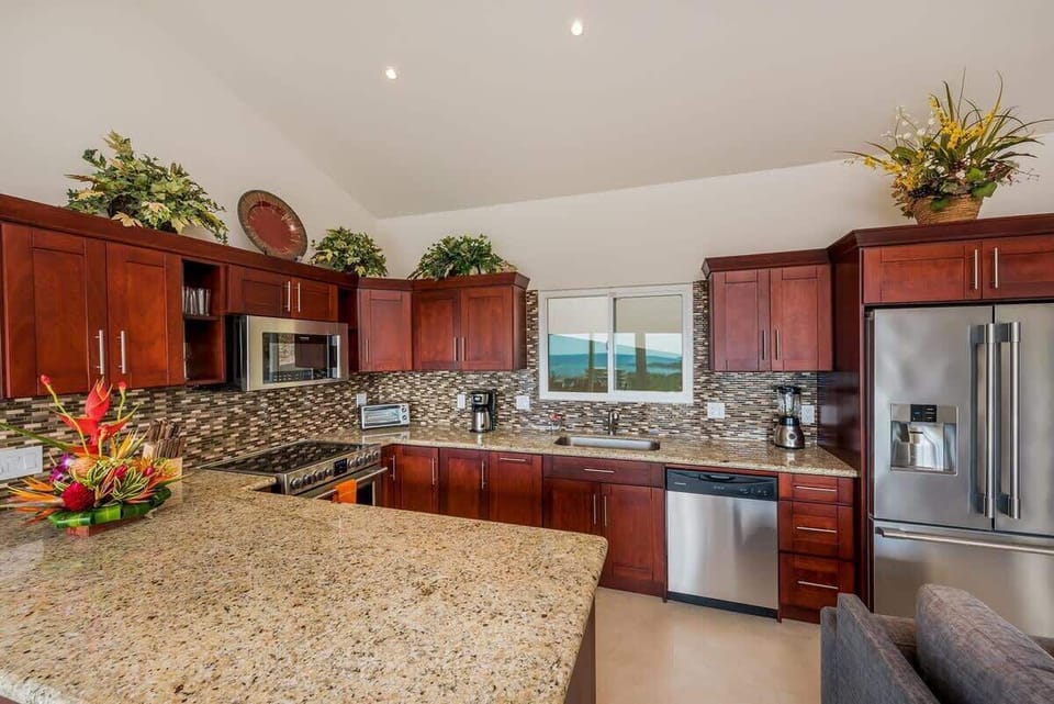 Spacious gourmet kitchen