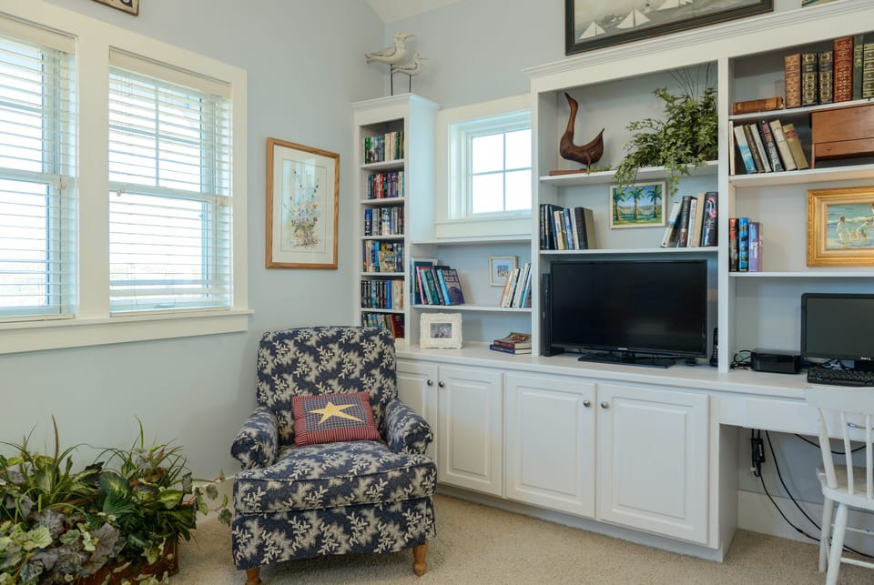 TV/Computer Room - Second Floor