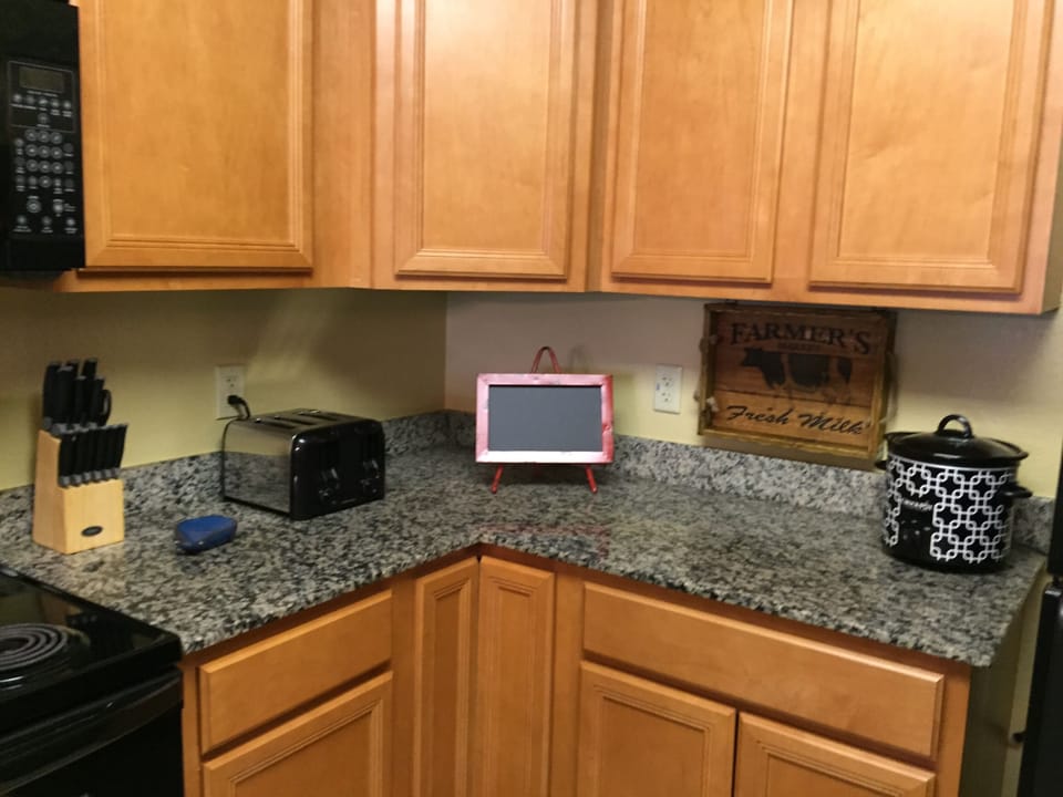 The fully equipped kitchen.