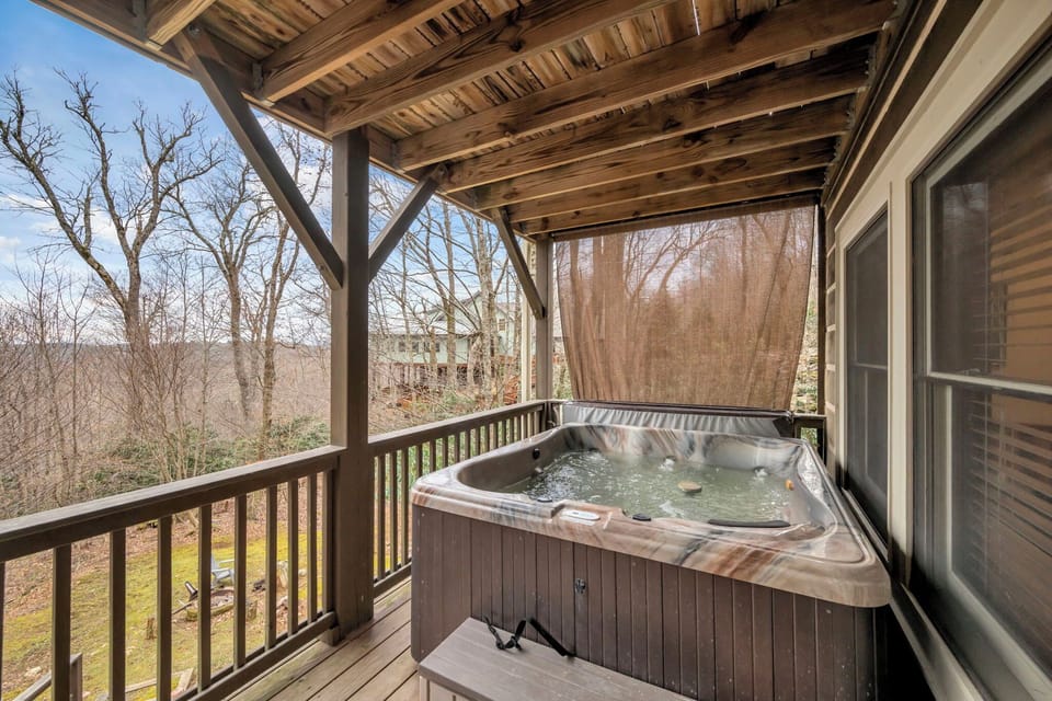 Enjoy the Hot Tub after a long of Skiing