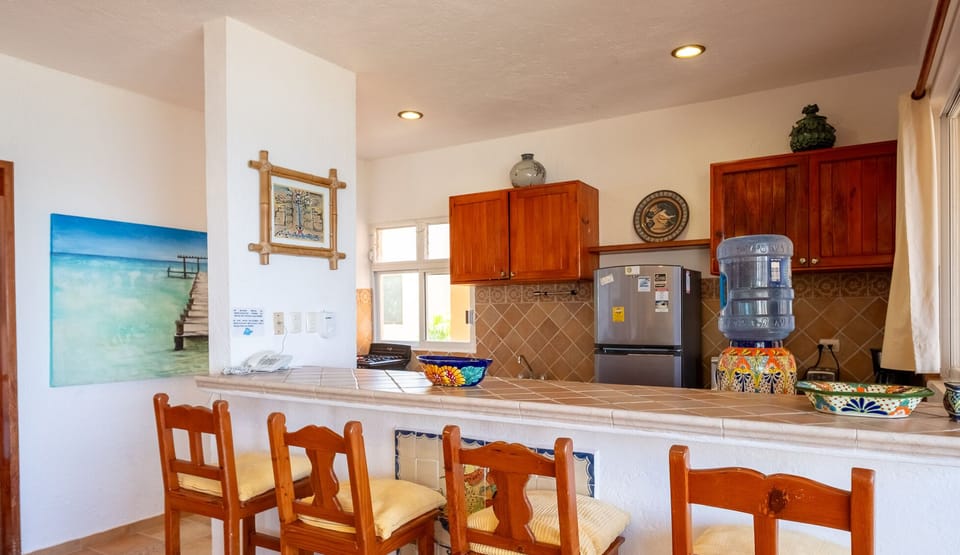 Hacienda de la Tortuga 7 - Kitchen with breakfast bar