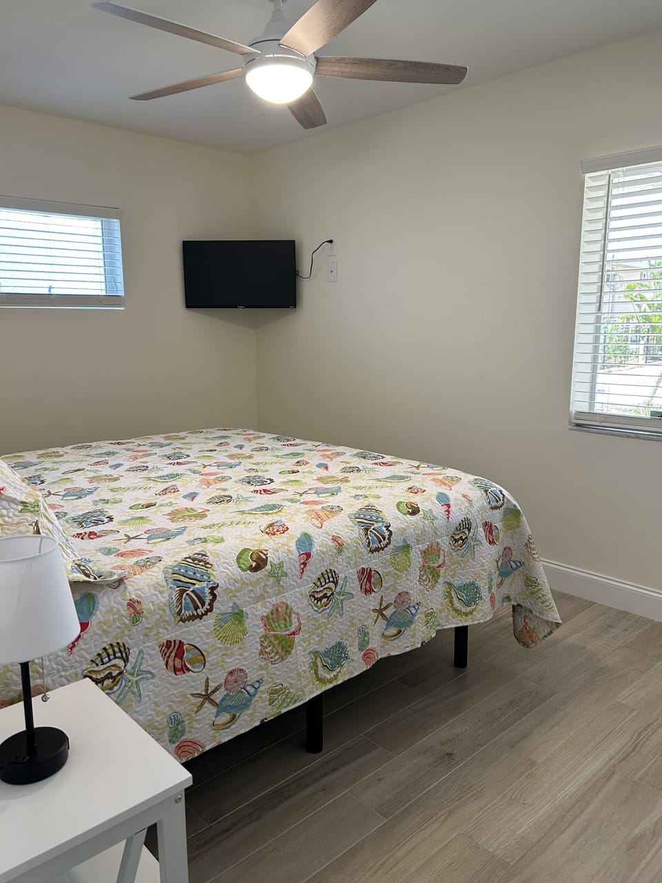 King size bed with 32” smart TV