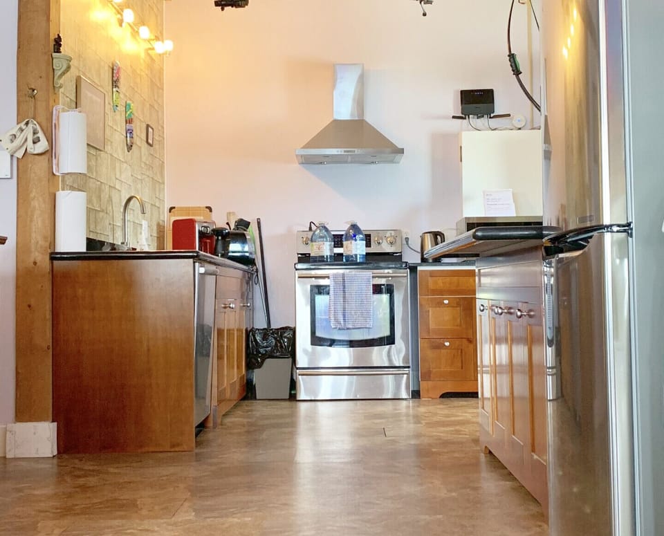 Open, fully equipped kitchen