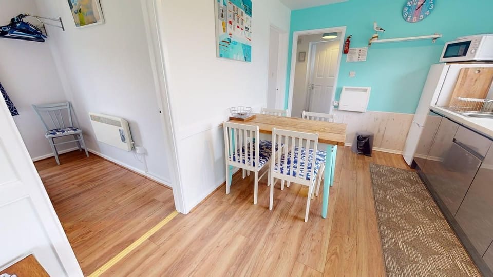 Kitchen/Dining Area