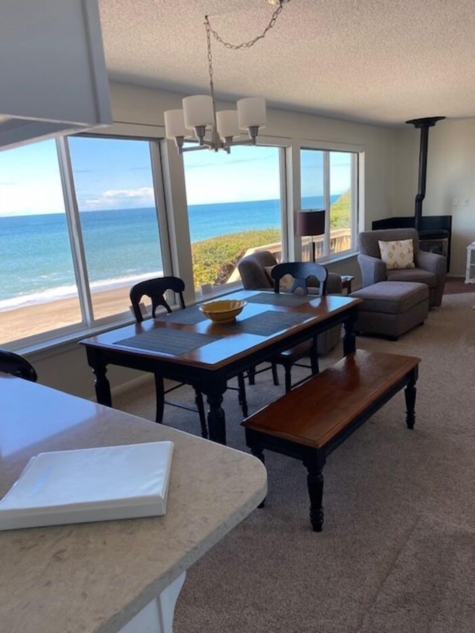 Oceanfront dining - Beachfront dining with anything you might need for preparing the perfect meal.  Games and puzzles are always fun when the oceanfront is just outside your window.