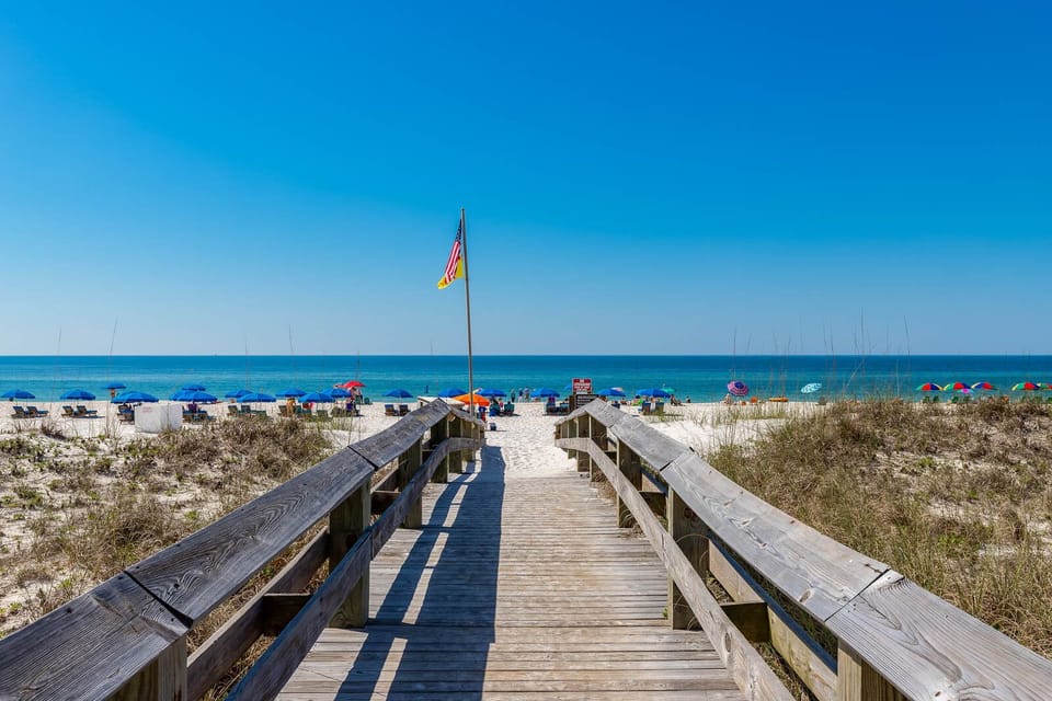 Experience a beach front vacation at the Phoenix All Suites West Hotel in the heart of Gulf Shores, Alabama