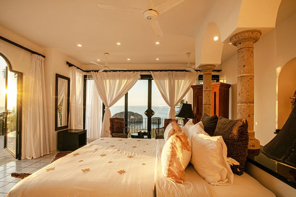 El Templo master bedroom