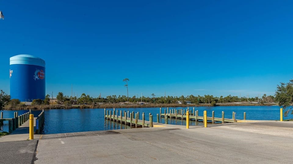 Experience convenient access to docks for a saltwater boating or fishing experience