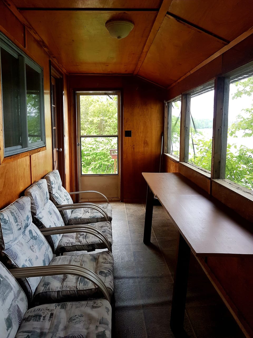 screened in porch overlooking the lake 