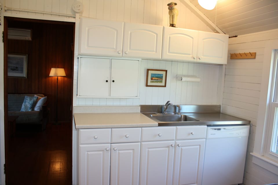 Kitchen view #1... Fully equipped for cooking and entertaining.