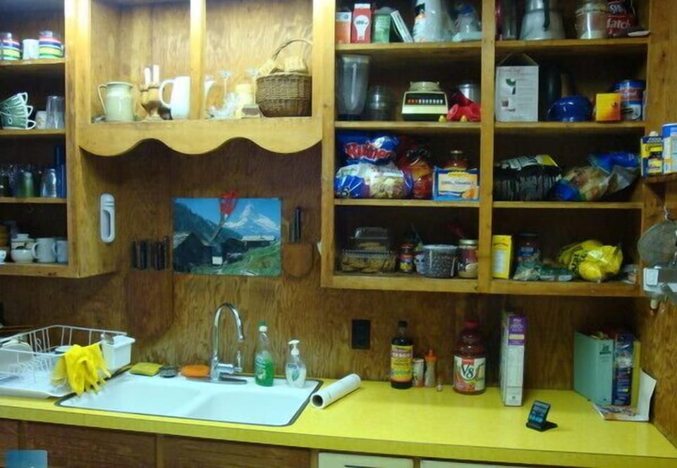 Kyoshk kitchen sink.