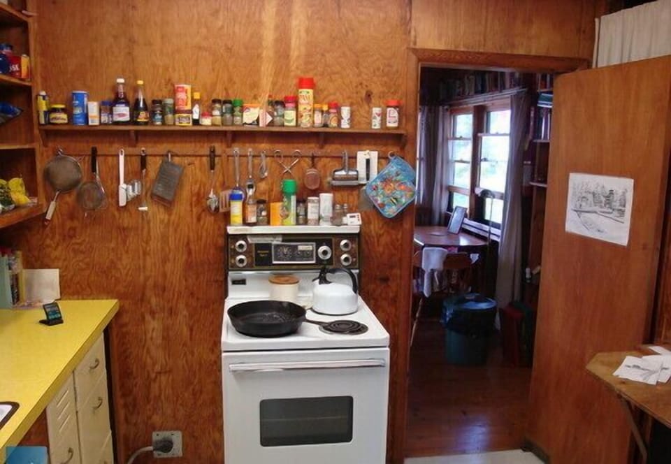 Kyoshk electric stove.