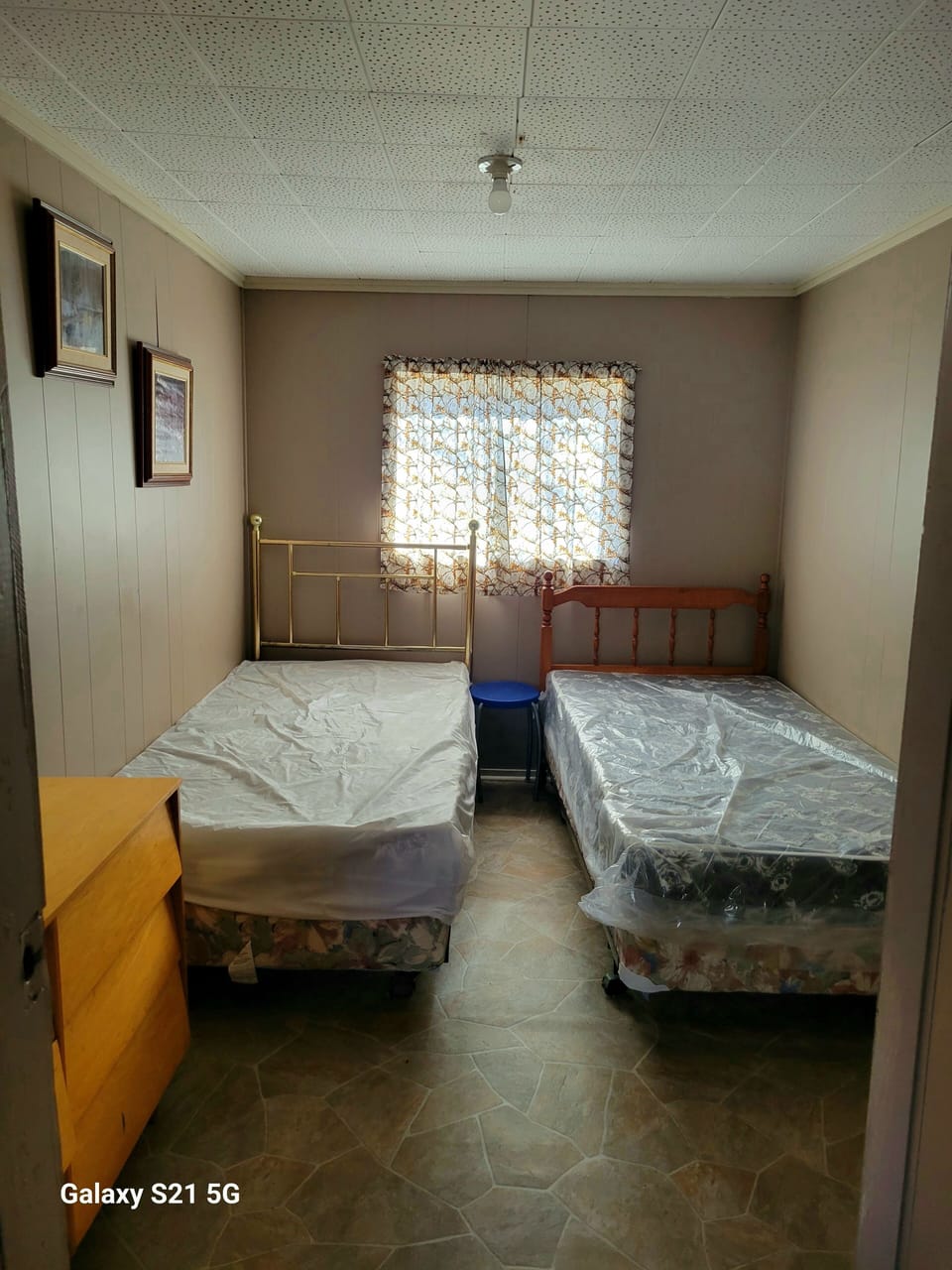 2nd bedroom  twin beds
