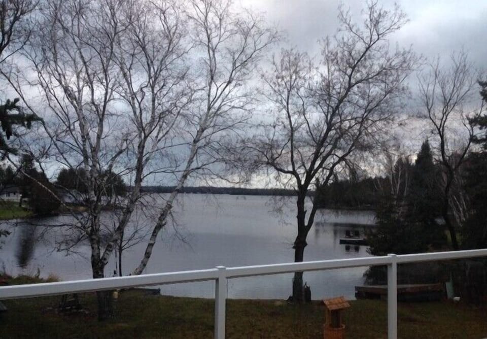 Large, aluminum deck with clear glass panels for unobstructed view