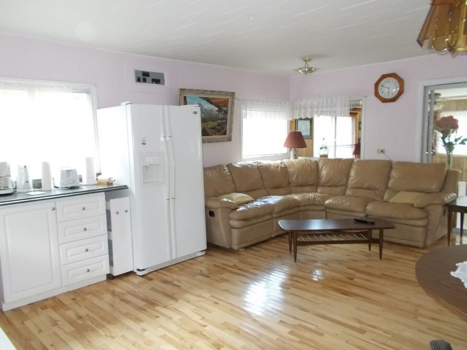 hardwood floors - no Carpets- Open Concept- Lots of light.