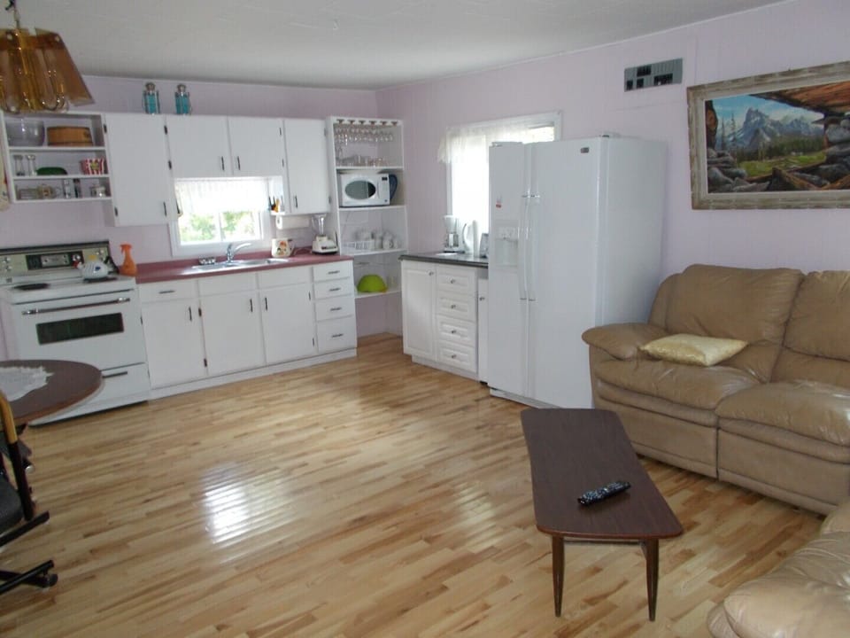 Living Room Kitchen open concept- Cozy
