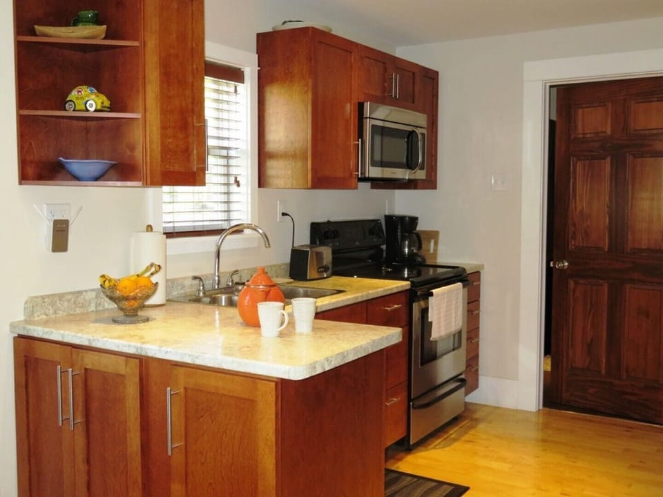 Fully equipped modern kitchen