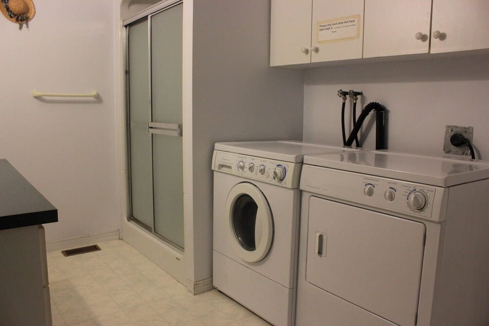 washer/dryer and shower