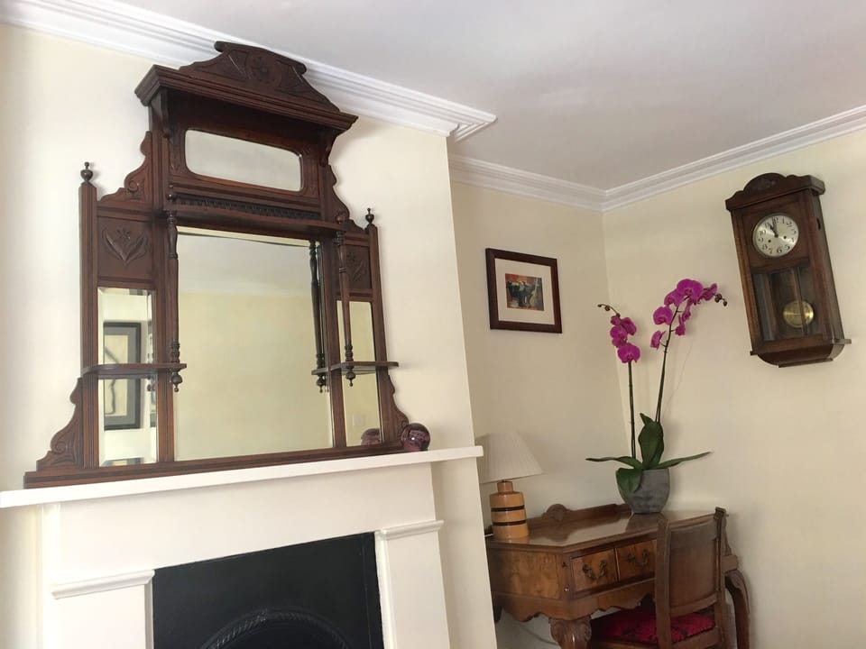 2nd bedroom with antique furniture.. as throughout the apartment and house