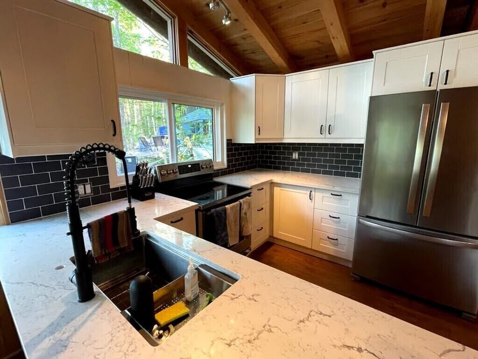 Cottage 3: Kitchen fully renovated